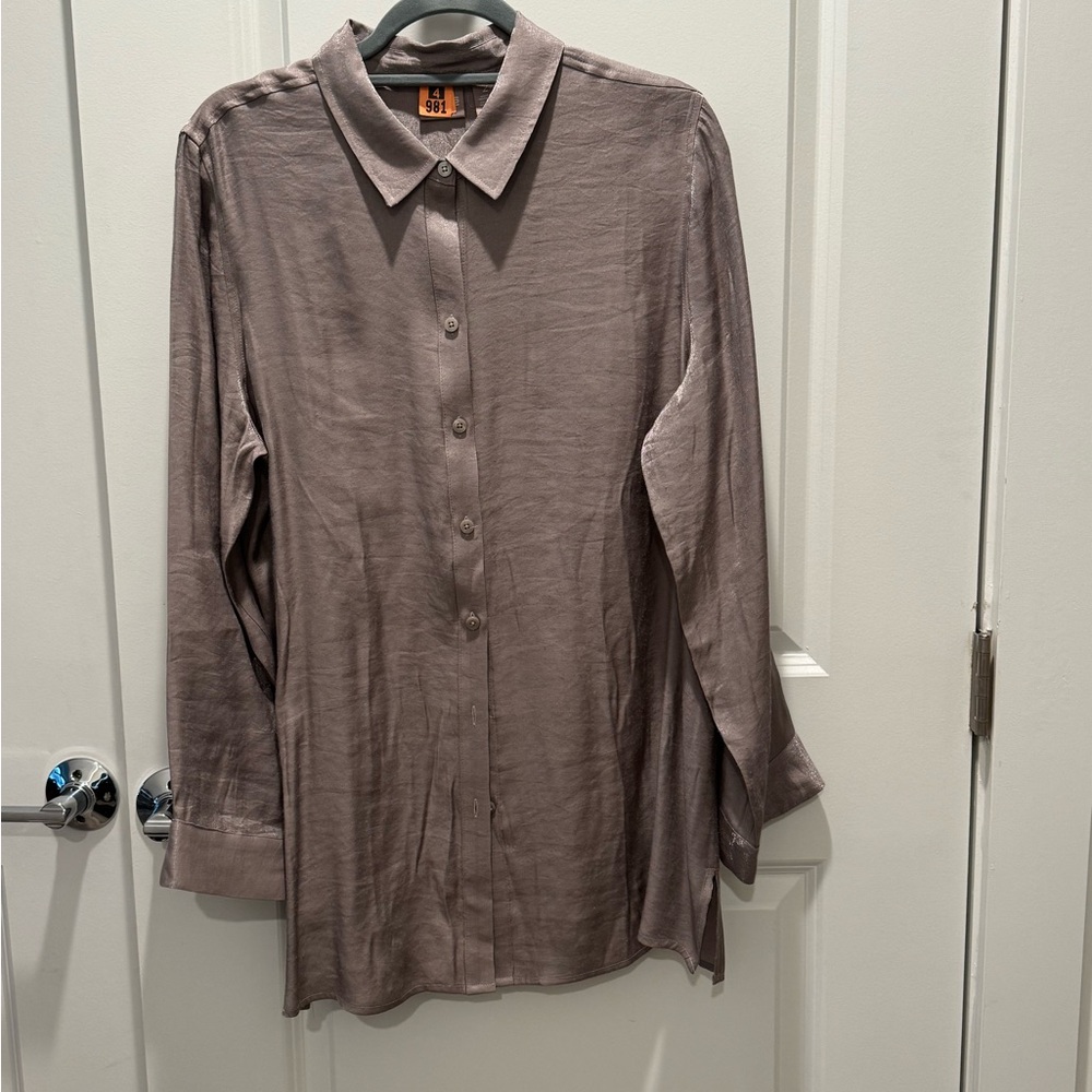 LIKE NEW! Only worn 1 time, and straight from dry cleaner Size 2 button up